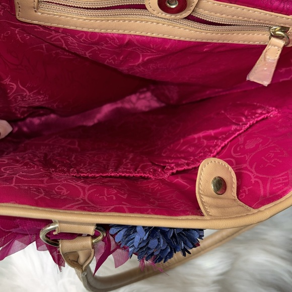 BETSEY JOHNSON FLORAL STRAW TOTE - Picture 9 of 16